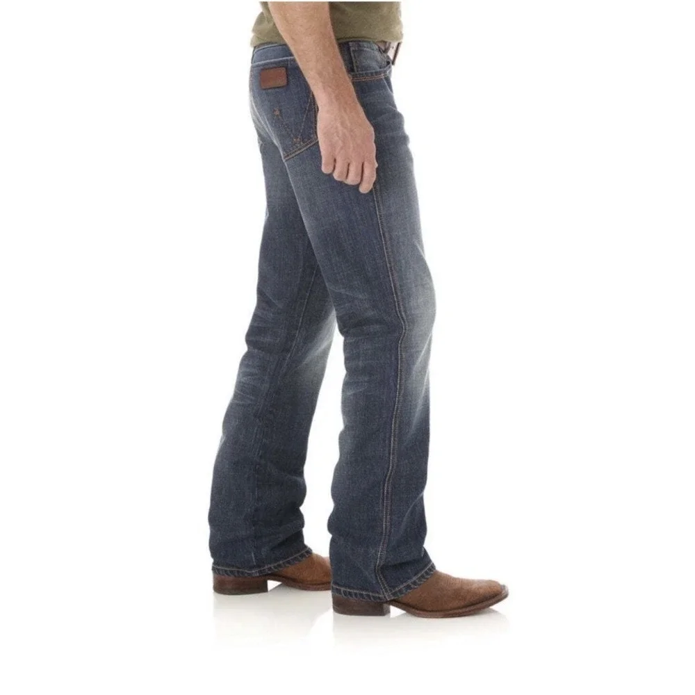 WRT20JH Wrangler Men's Retro Relaxed Boot Cut Jean Jackson Hole 38x32 Measured *